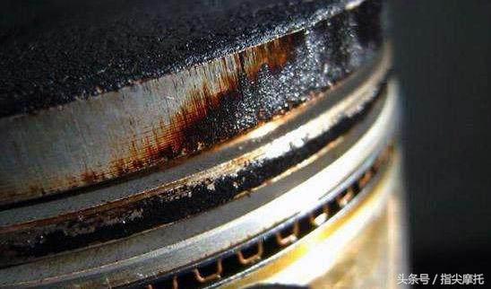 摩托车轻微烧机油换活塞环多少钱,摩托车烧机油换了缸套还烧