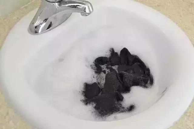 羊毛外套衣服缩水了怎么恢复原样,如何轻松解决衣服缩水问题