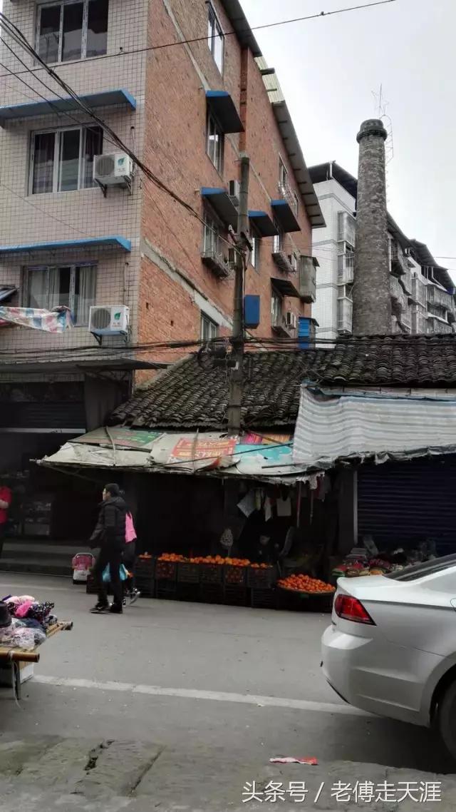 梁中与红中曾合校办学多年~两校原是亲生血缘关系