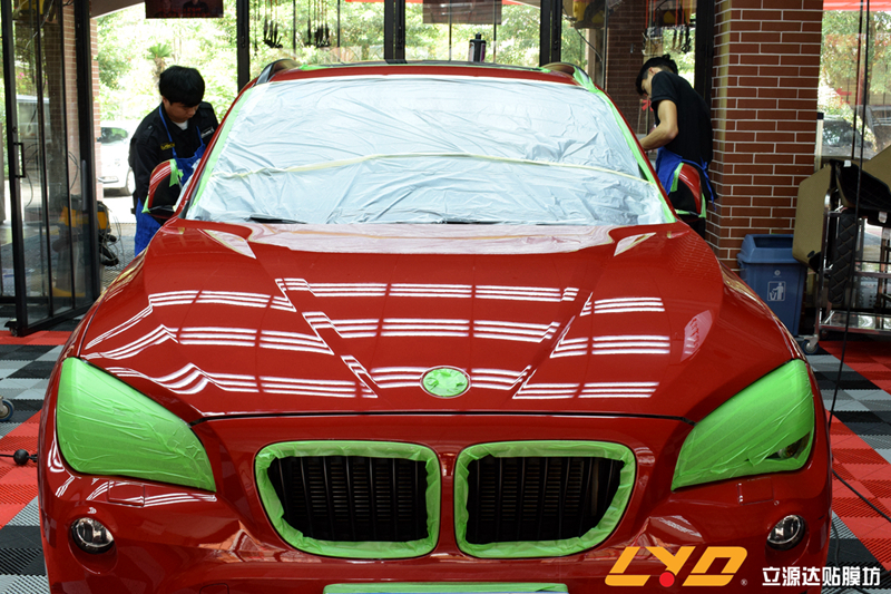 镀晶后漆面不是很光滑,漆面镀晶的前后对比效果