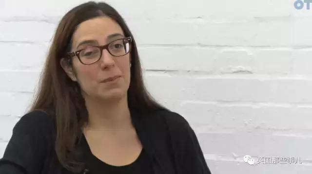 女孩戴隐形眼镜一个月未取失明,眼睛里取出来三十几片隐形眼镜