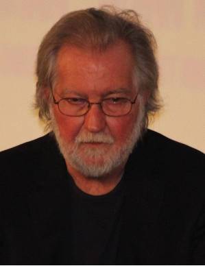 杀人扒皮制成工艺品：虔信圣经的母亲为何教育出“德州电锯杀人狂”？