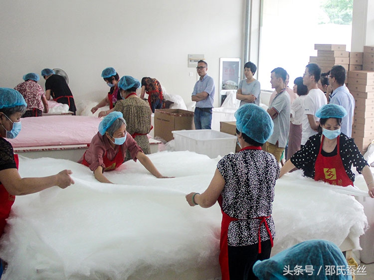 蚕丝被里的旧蚕丝如何再利用,旧蚕丝被怎么回收