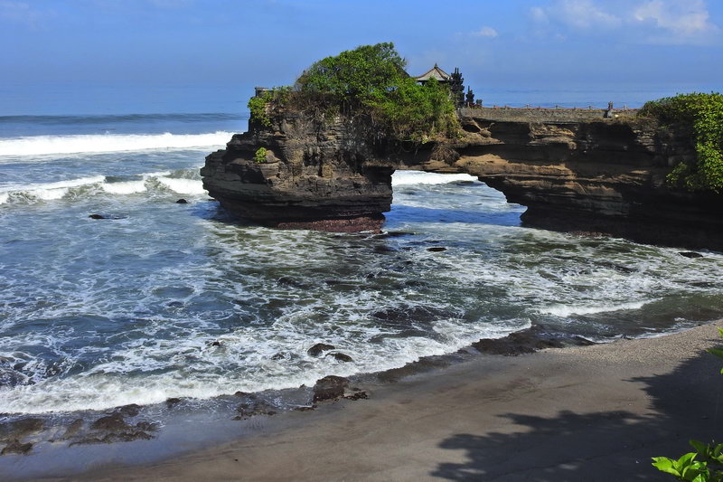 巴厘岛最大的海神庙在哪里,巴厘岛海神庙景区