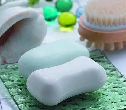 新百伦绒面运动鞋的正确清理方式,新百伦鞋子怎么清理表面