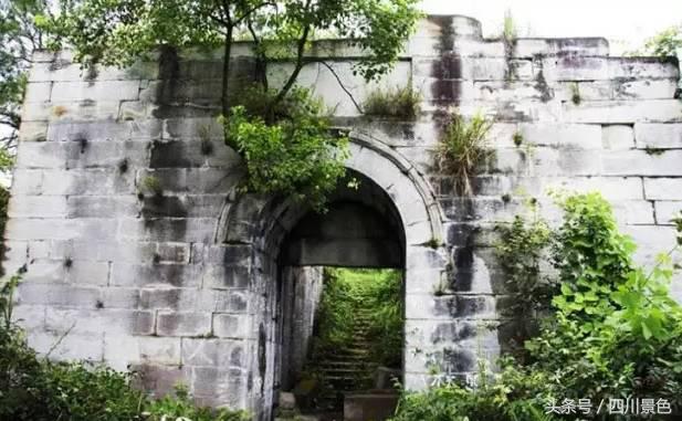 100公里内成都的免费景点,距离成都1000公里内的旅游景点