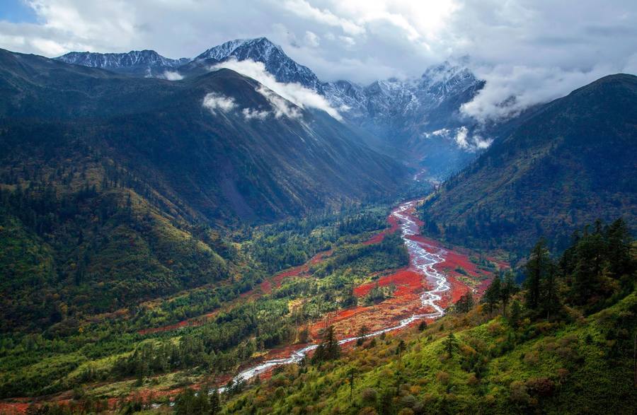 花都港龙,稻城三神山风景在哪里