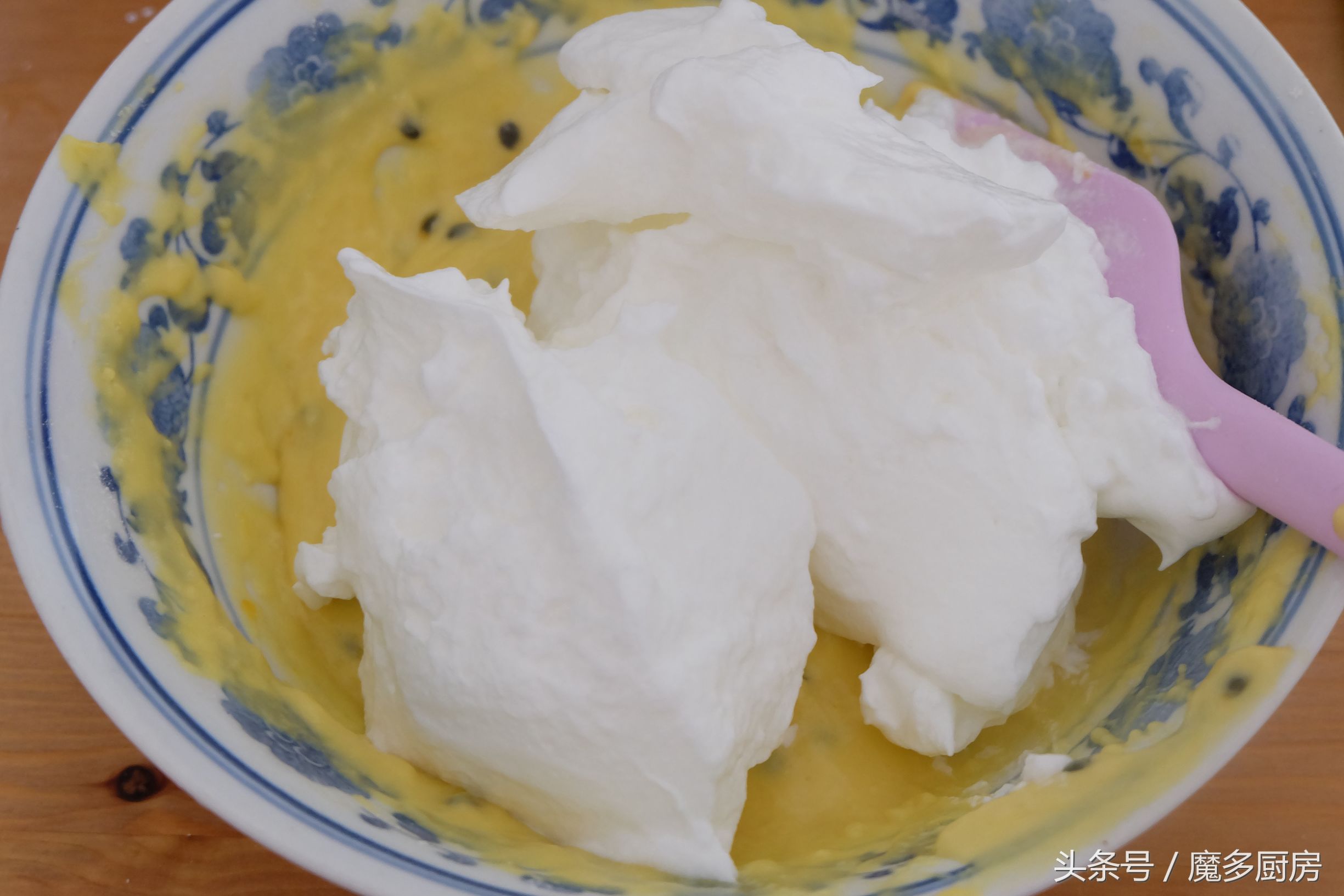 用电饭煲做蛋糕的最简单教程,怎么用电饭煲做蛋糕简单一点窍门