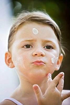 军训怎么不变黑变白,军训晒黑了怎么快速变白