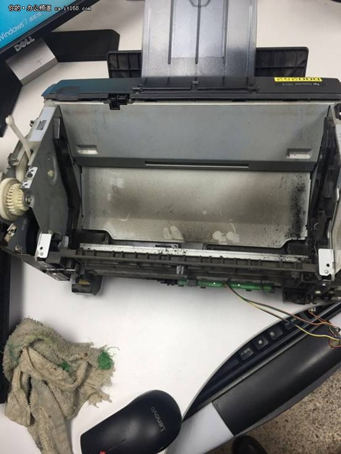 惠普1020打印纸张出现褶皱,惠普1015打印机打印出来纸张发黑