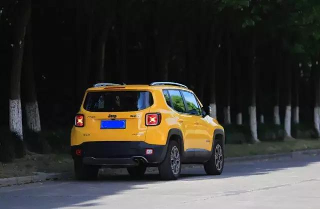 jeep自由侠2.09at油耗,jeep自由侠四驱雪地测评