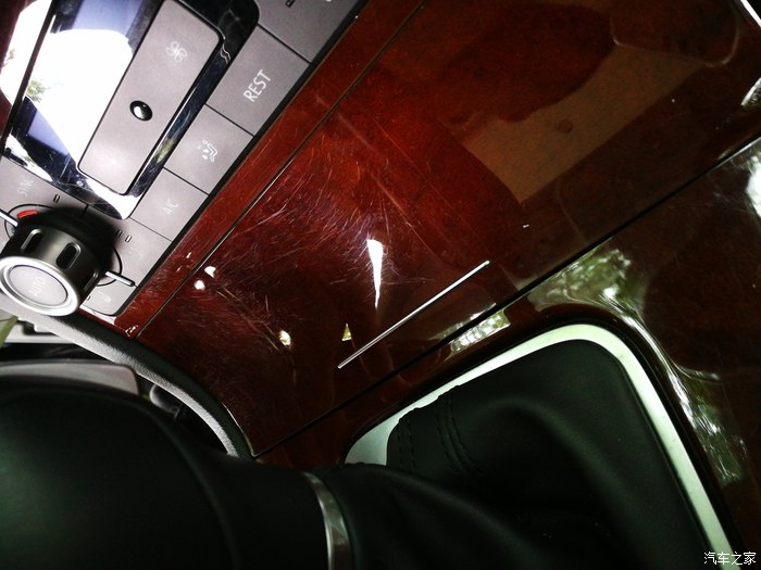 实木板材UV面划痕怎么修补,汽车门内饰板有划痕怎么处理