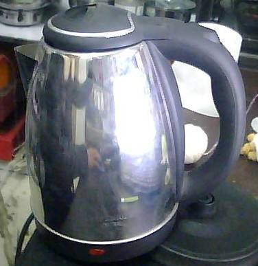废旧热水壶不要扔掉,热水壶坏了要扔掉吗