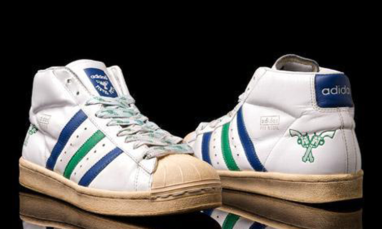 阿迪鞋贝壳头推荐,阿迪达斯贝壳头黑色还是白色好看