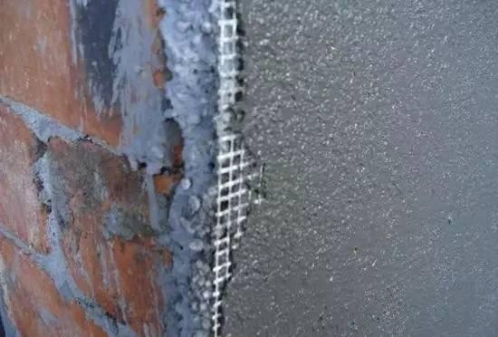 新装修墙裂一道缝怎样修补,新装修好的墙开裂怎么回事