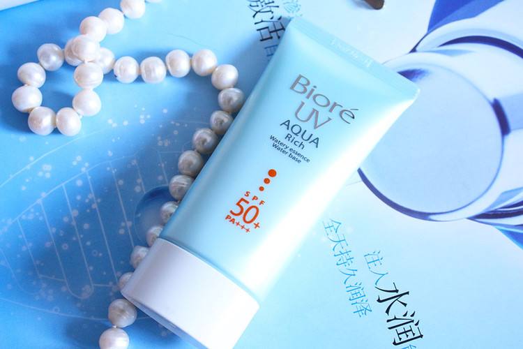 没有美足如何过夏天？白嫩脚丫护理大作战！让你“足”够完美