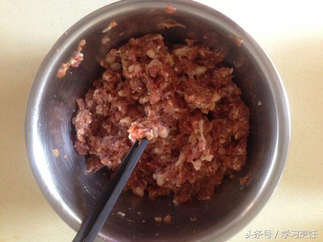 小馄饨怎么包馅又多又好看,上海小馄饨馅做法