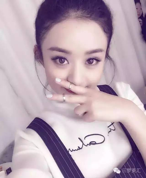 嫁接睫毛应该挨着接还是挑开接,嫁接睫毛选什么样的毛