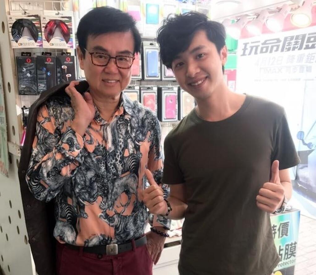 黄百鸣鬼片图片,黄百鸣扮鬼吓人