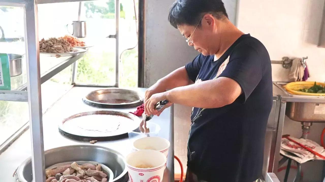 百万厦门人夏天最惦记的一碗面！一锅虾汤熬了20年！