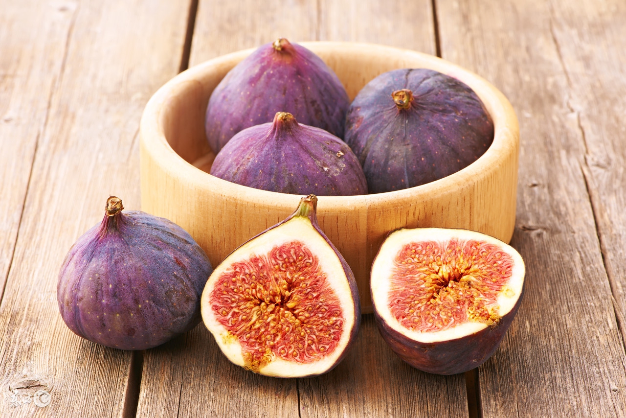 口干舌燥便秘吃什么降火,口干口苦便秘有什么偏方