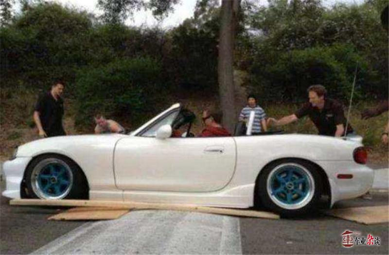 减速带离地间隙,离地间隙多少可以过减速带