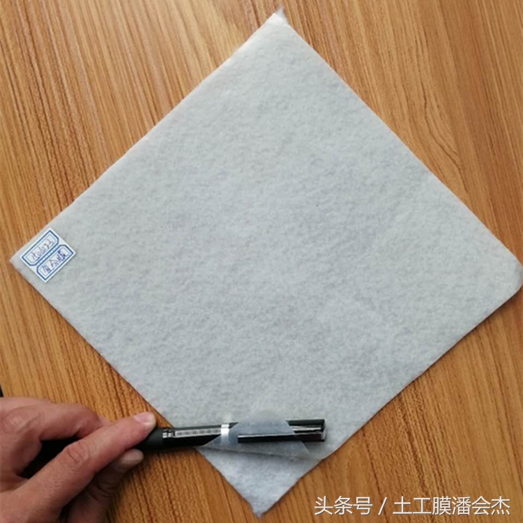 鱼塘防水防渗膜怎么养水,鱼塘养殖防渗膜价格