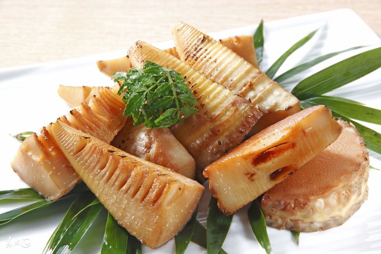 口干舌燥便秘吃什么降火,口干口苦便秘有什么偏方