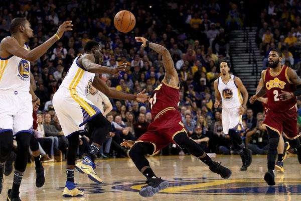 nba历史十大假摔,nba假摔十大经典时刻