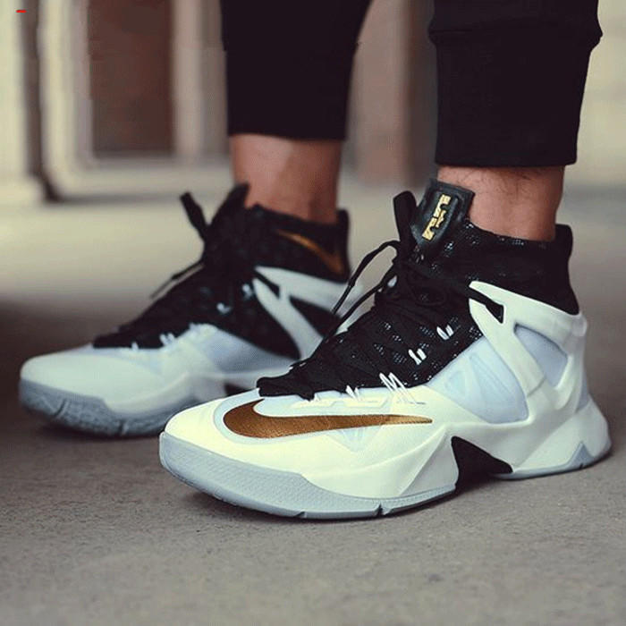 詹姆斯支线使节7代实战测评,詹姆斯使节系列是支线吗