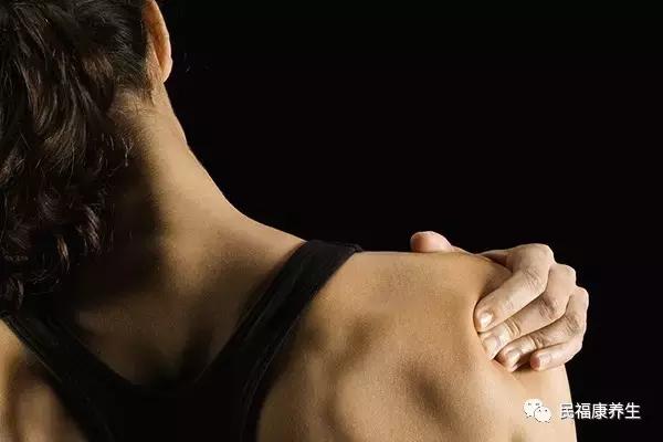 肩膀酸痛原因及缓解好妙招,肩膀酸痛怎么回事怎么治