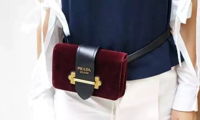 总说要Chanel、LV包包，但你连锁扣怎么打开都不知道！