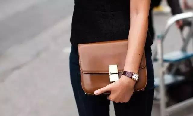 总说要Chanel、LV包包，但你连锁扣怎么打开都不知道！