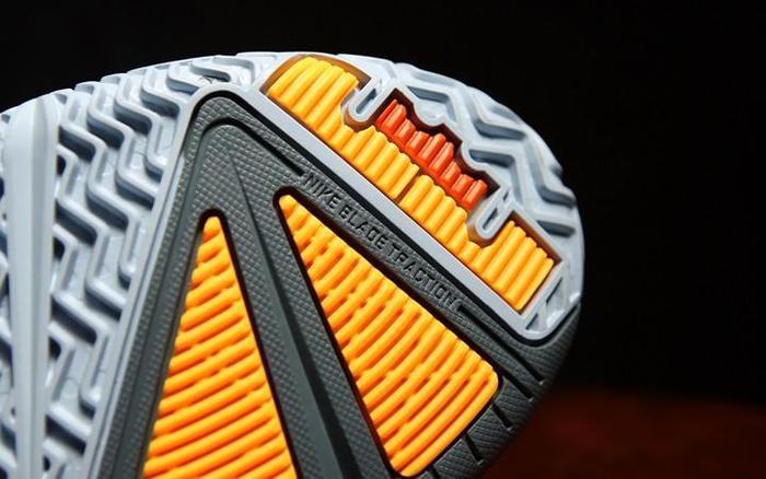 詹姆斯支线使节7代实战测评,詹姆斯使节系列是支线吗