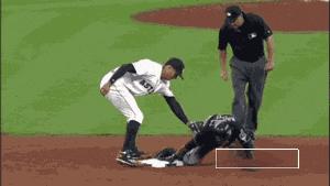 没办法啊打又打不过，只能用淫荡的微笑来缓解尴尬