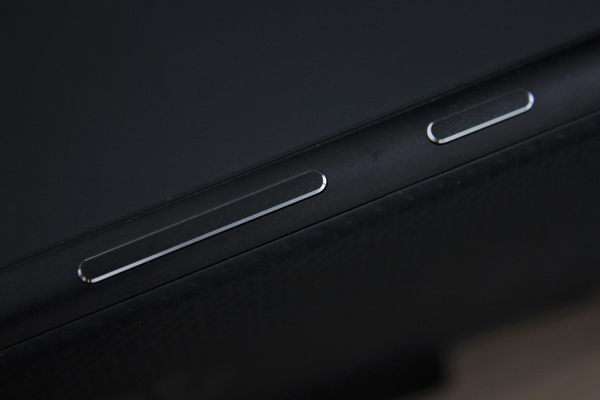 黑莓keyone神操作,黑莓keyone普通版和精英版