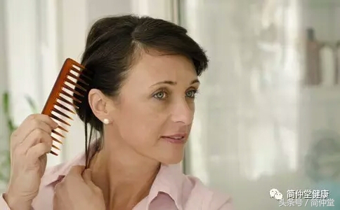 用牛角梳早晚梳头100下有什么好处,牛角梳梳头的好处和功效