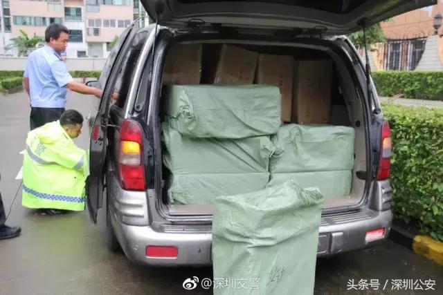 车被淹防火涉水解救被困者,车辆水淹逃生处置