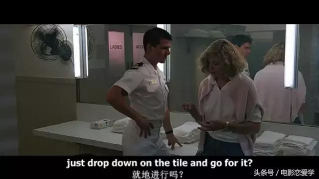 男子女厕所撩妹，简直*兽禽**！