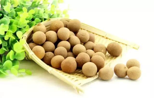 蒹葭苍苍白露为霜天冷莫忘添衣,蒹葭苍苍白露为霜何日归故乡