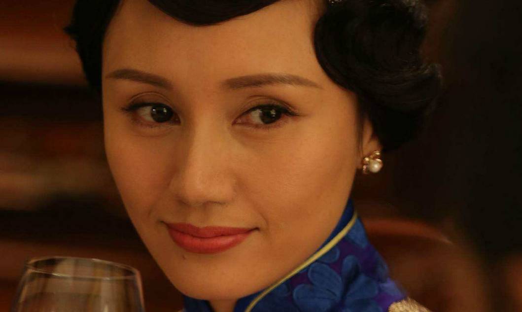 深眼窝真的显老吗,眼窝深眉弓高显老