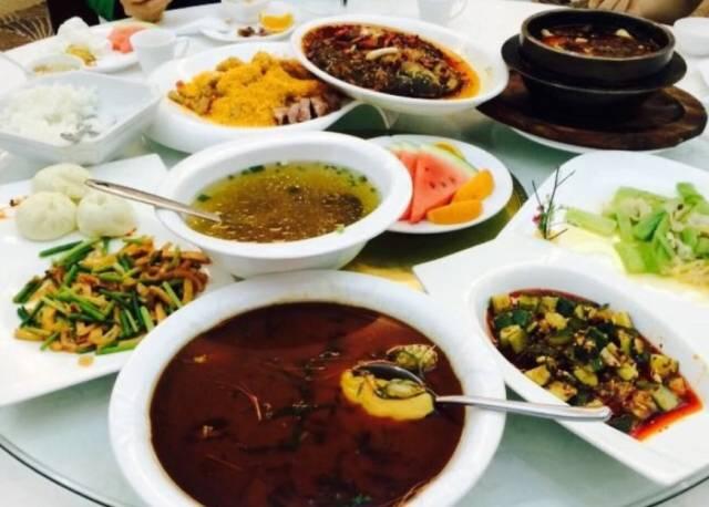 重庆渝中区十大必吃饭店,重庆不能错过的三家火锅店