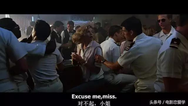 男子女厕所撩妹，简直*兽禽**！