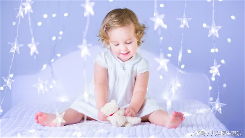 宝宝打喷嚏和过敏性鼻炎有关系吗,宝宝鼻炎流鼻涕咳嗽浓痰