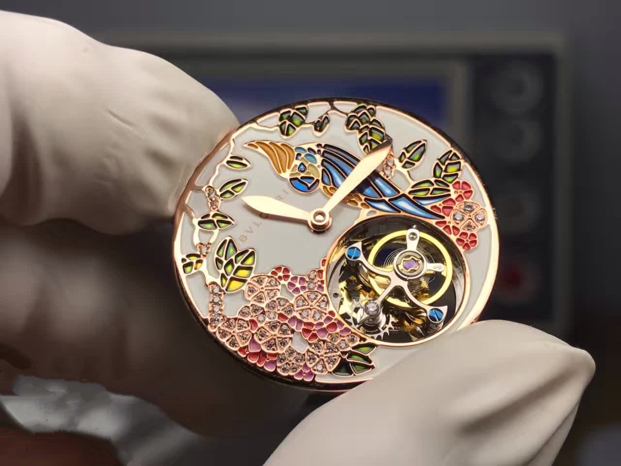 名牌手表假货横行,顶级复刻手表忽悠老外