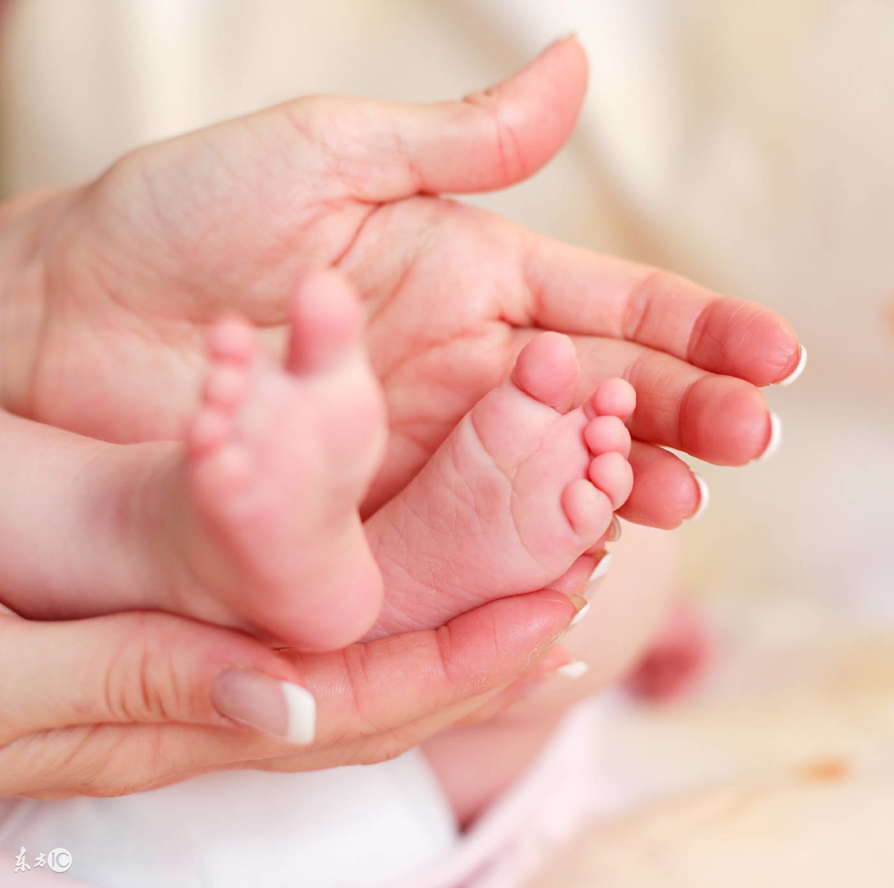 脚气引起的脚面溃烂肿胀怎么治愈,脚气不治的危害是什么