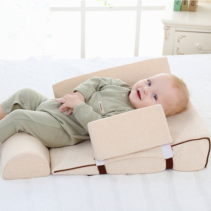 小宝宝吐奶呛到气管怎么办,婴儿吐奶严重往外喷奶怎么办