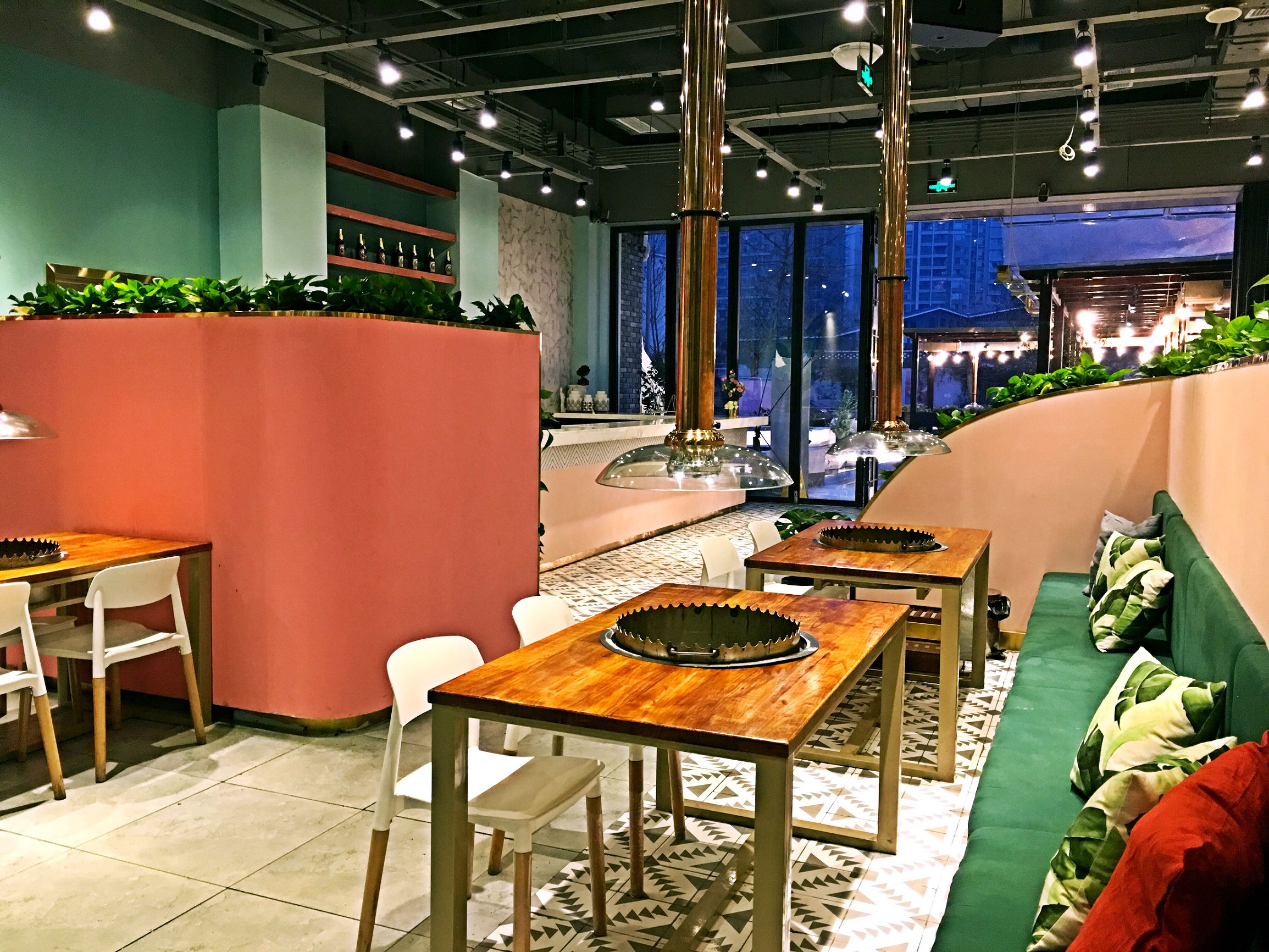 醉月湾西昌火盆烧烤成都,西昌原生态自助火盆烧烤怎么样