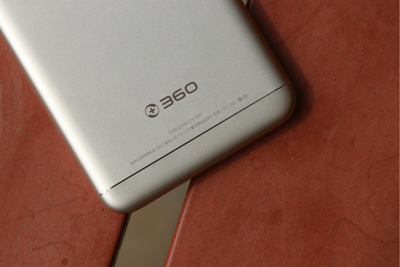 360手机vizza,360vizza手机厚度