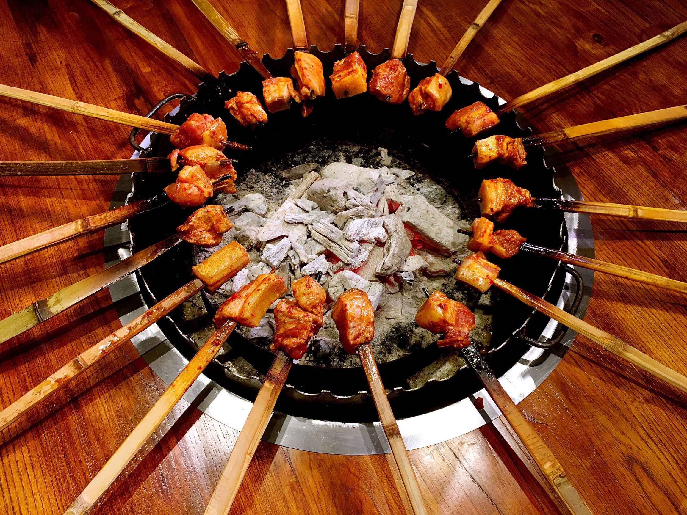 醉月湾西昌火盆烧烤成都,西昌原生态自助火盆烧烤怎么样